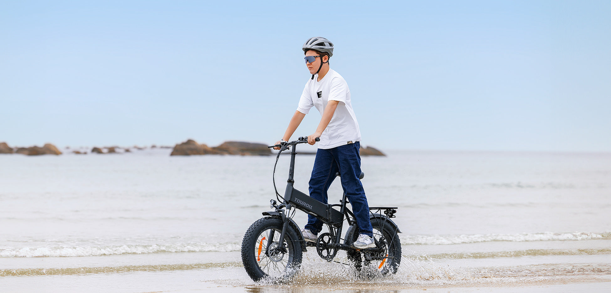 Touroll S1: Rev up Your Summer Rides to the Beach